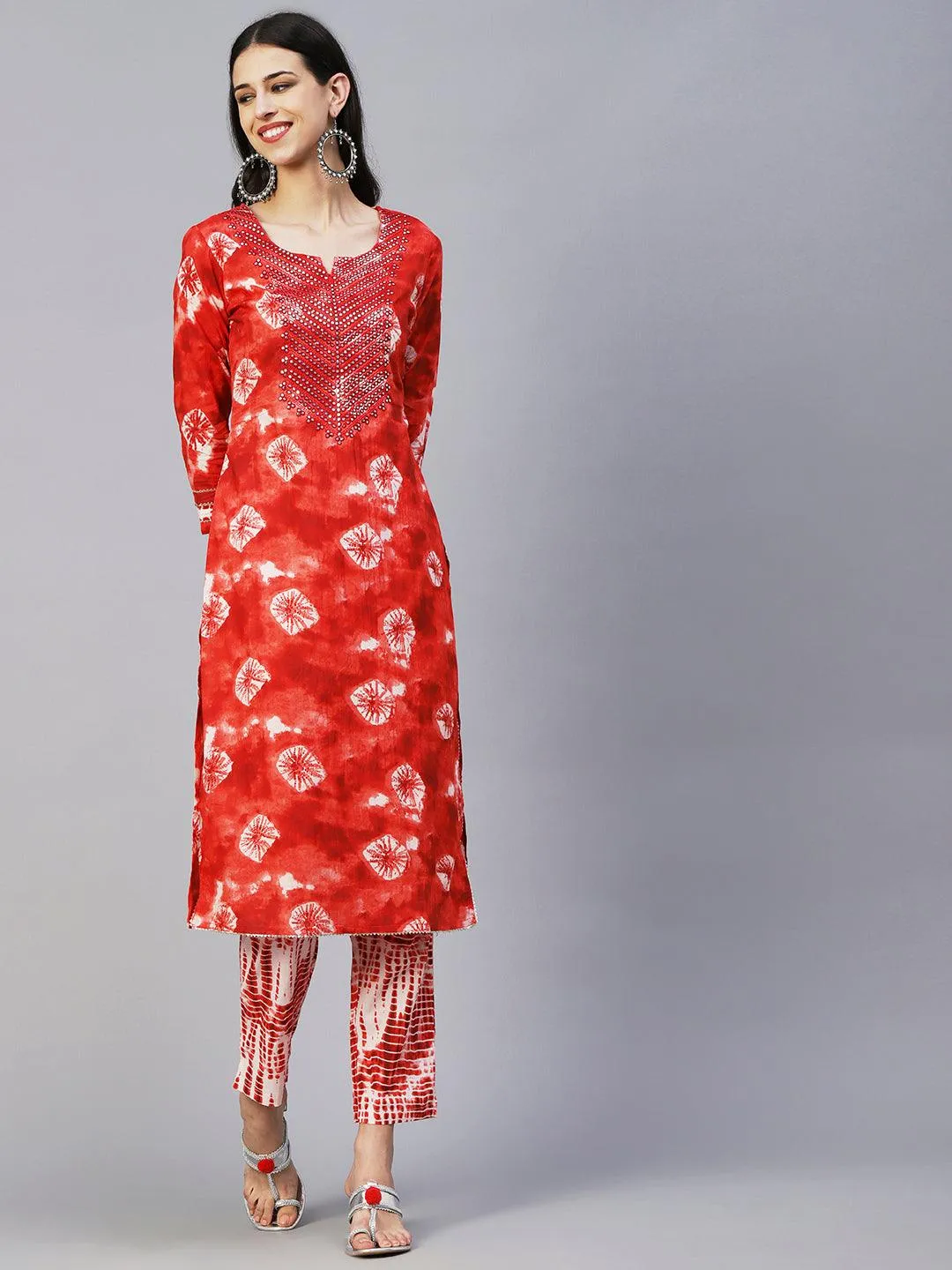 Abstract Tie-Dye Texture Printed Mirror & Resham Embroidered Kurta With Pants - Red