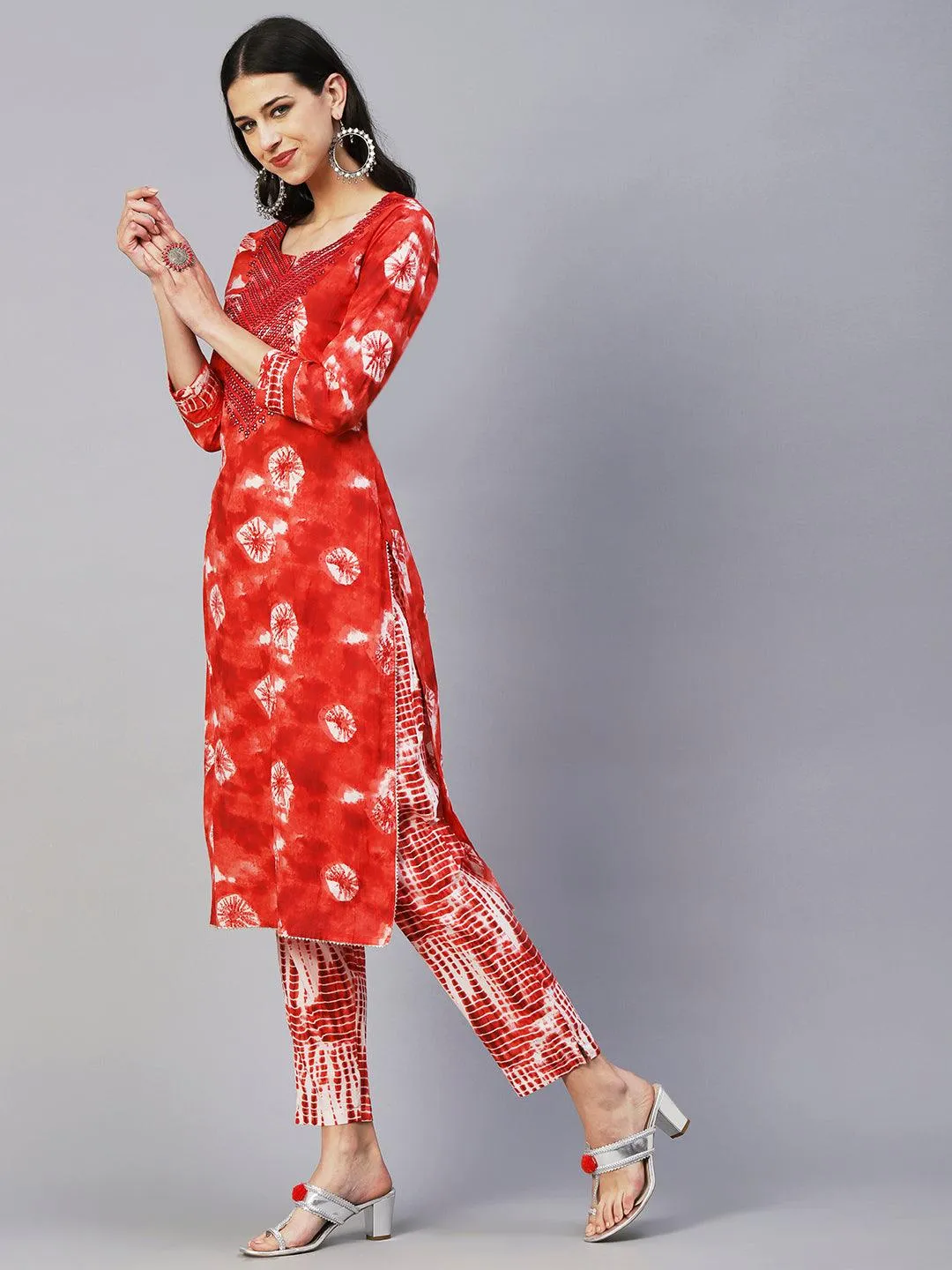 Abstract Tie-Dye Texture Printed Mirror & Resham Embroidered Kurta With Pants - Red
