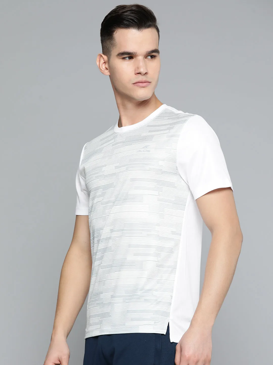Alcis Men White GreyPrinted Slim Fit Sports T-shirt