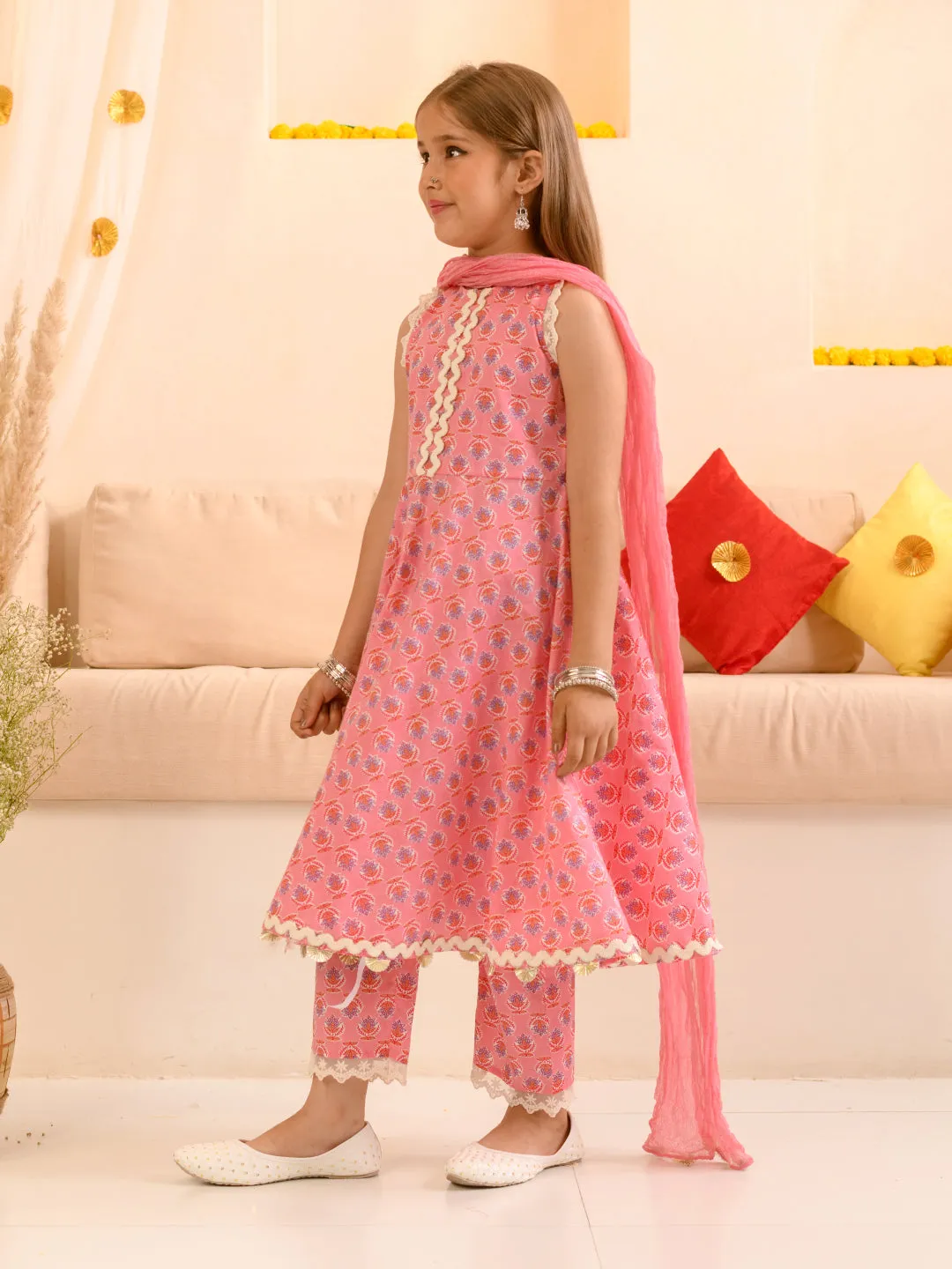 Girls Floral Printed Pure Cotton Kurta With Trousers With Dupatta - Ps Peaches