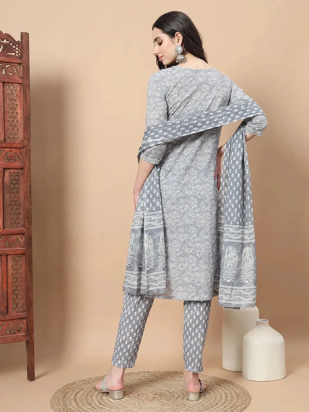 Grey Floral,Thread_Work Straight Kurta Trouser And Dupatta Set