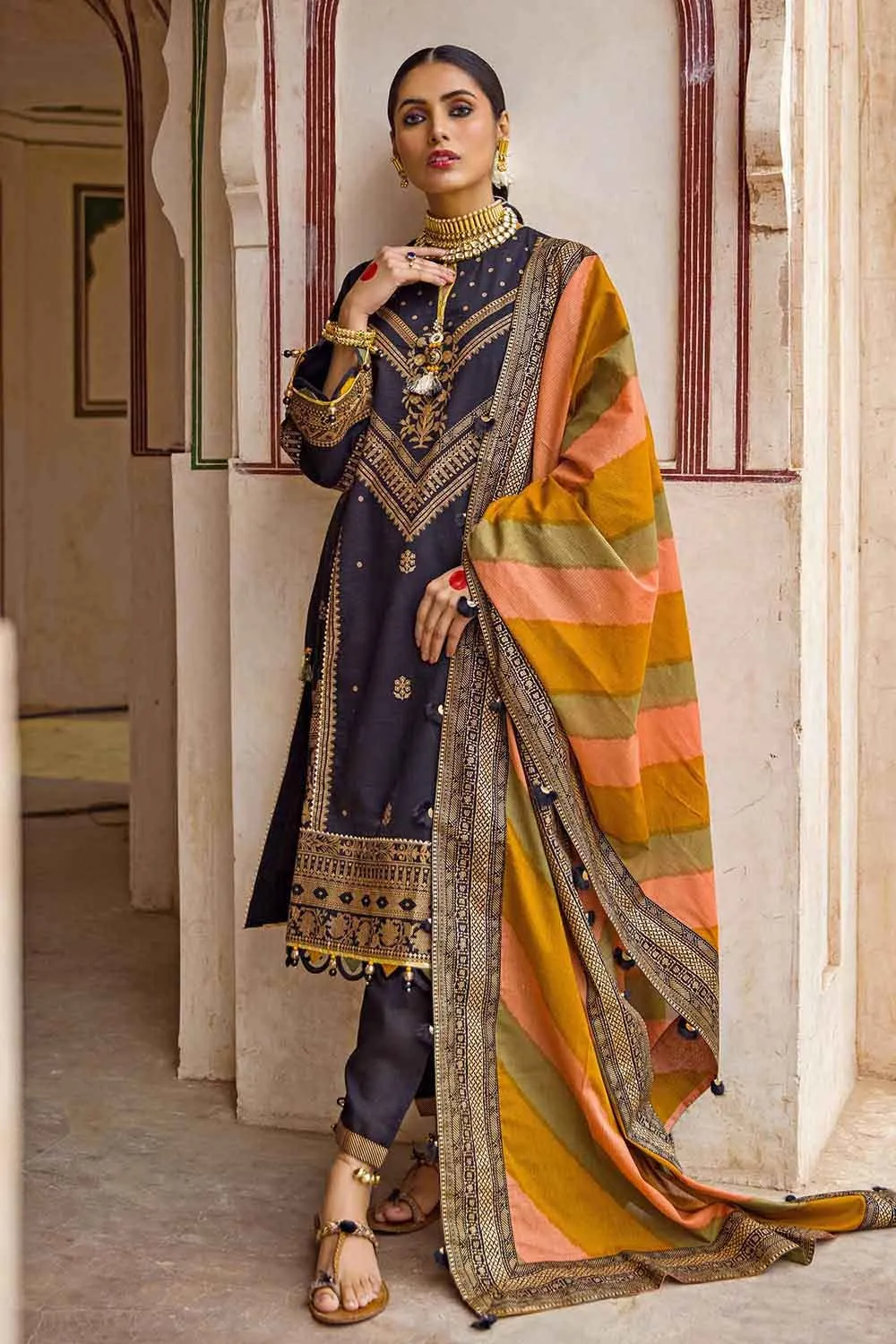 Gul Ahmed Summer 2022 · Essential 3PC Collection – 3PC Banarsi Brocade Lawn Suit  CL-22184 A