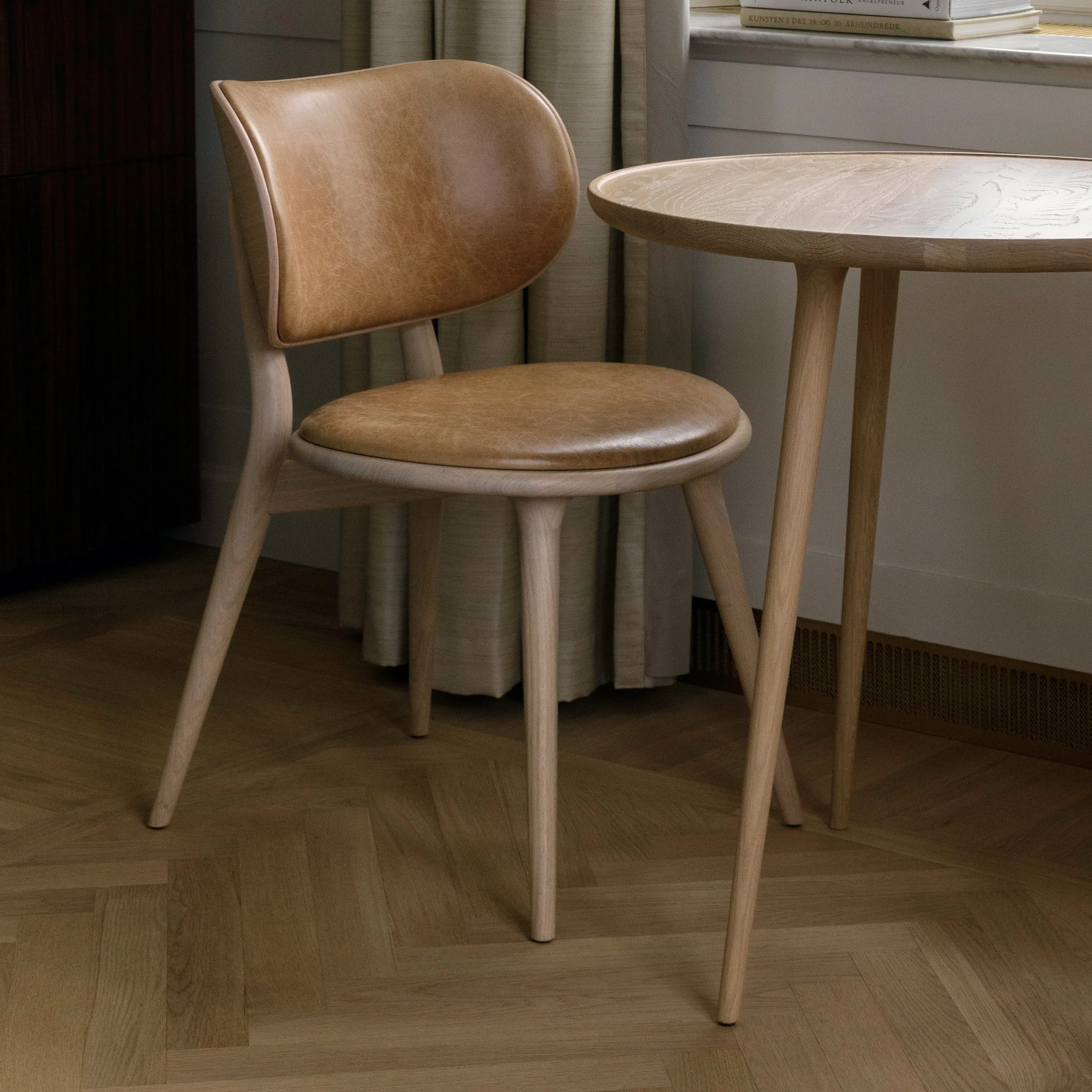 Mater Dining Chair