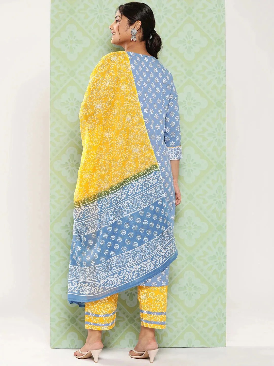 Plus Size Ethnic Motifs Printed Thread Work Pure Cotton Kurta Set