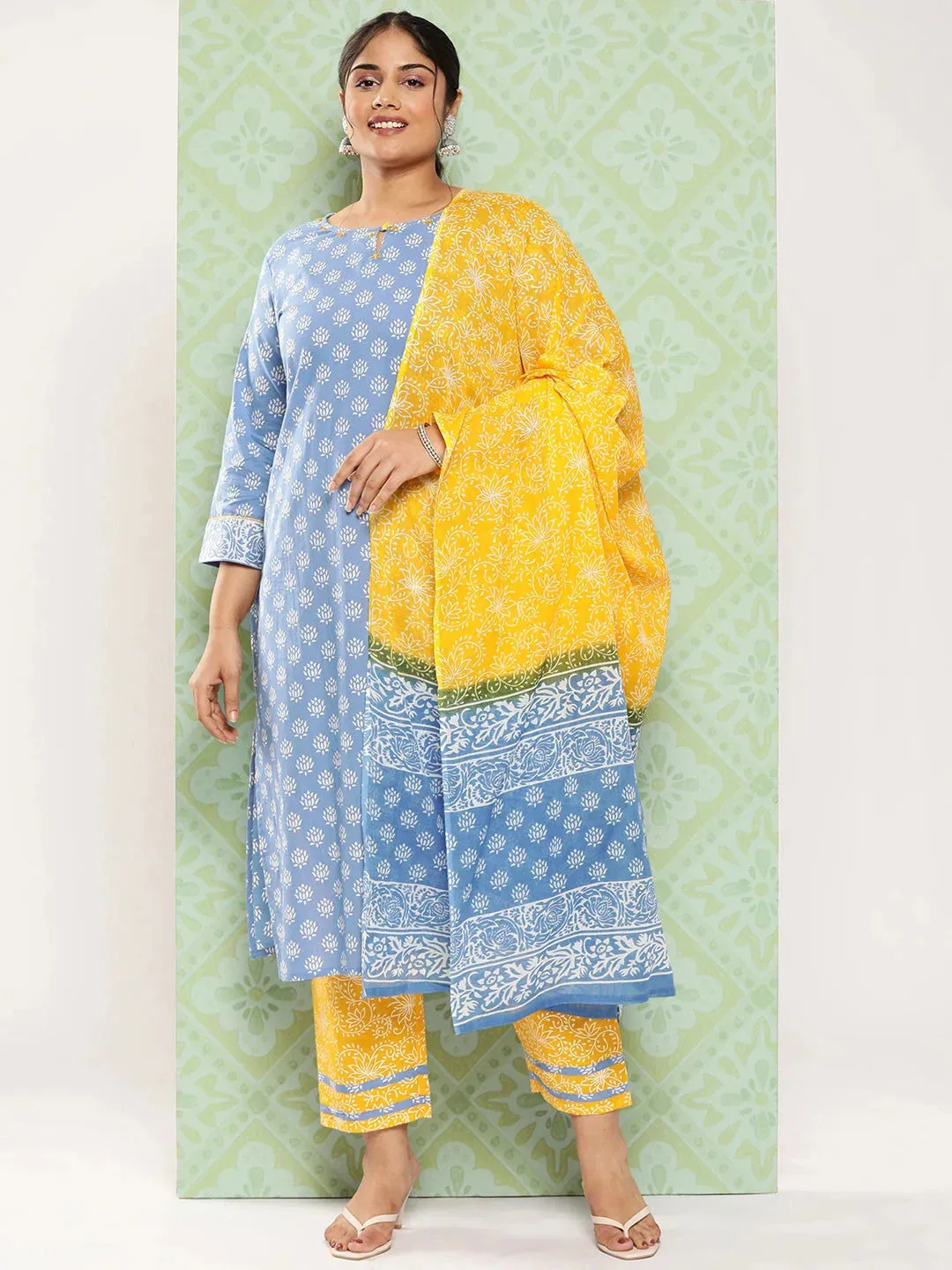 Plus Size Ethnic Motifs Printed Thread Work Pure Cotton Kurta Set