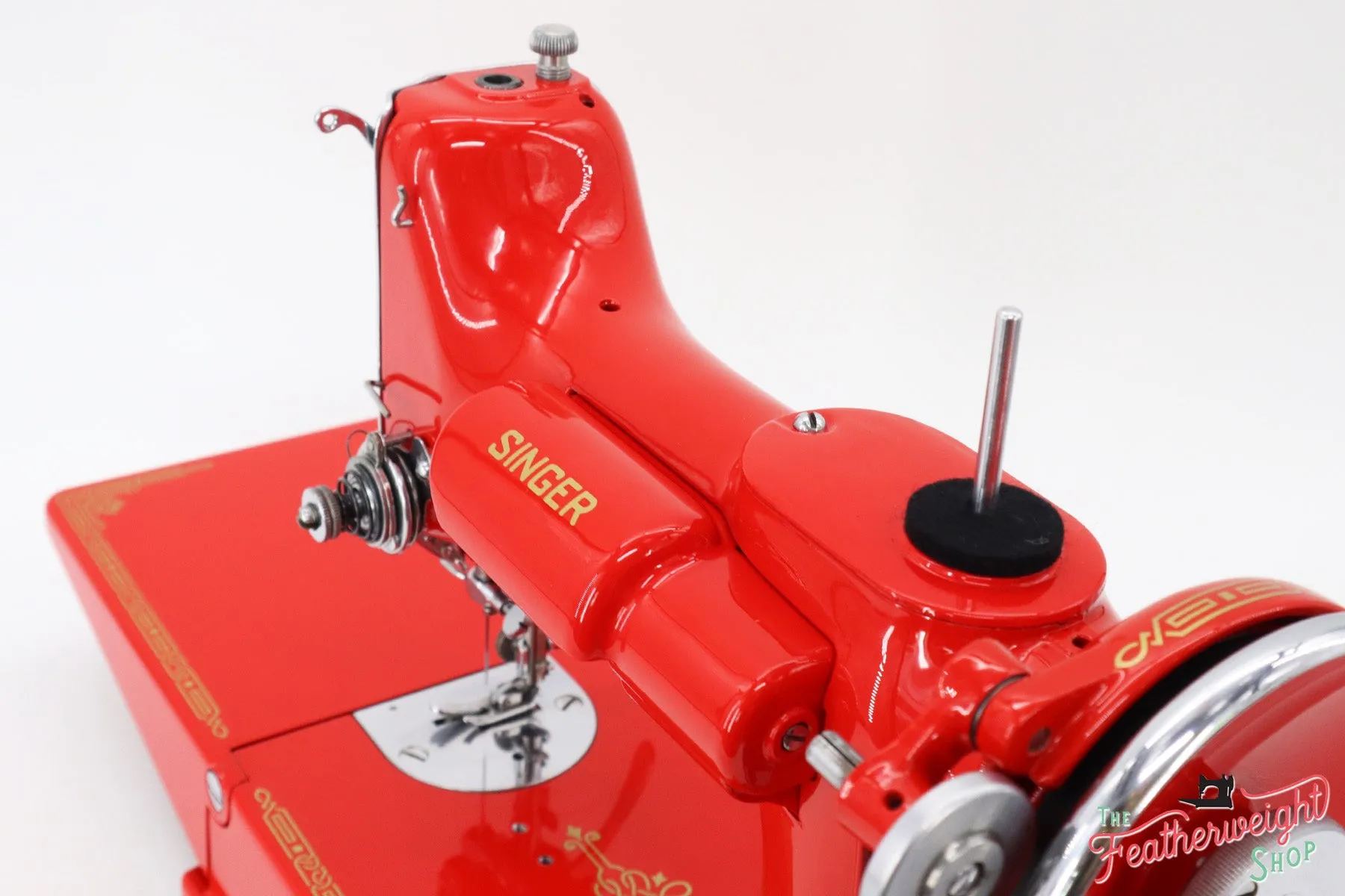 Singer Featherweight 221 Sewing Machine 1933 AD550*** - Fully Restored in Liberty Red
