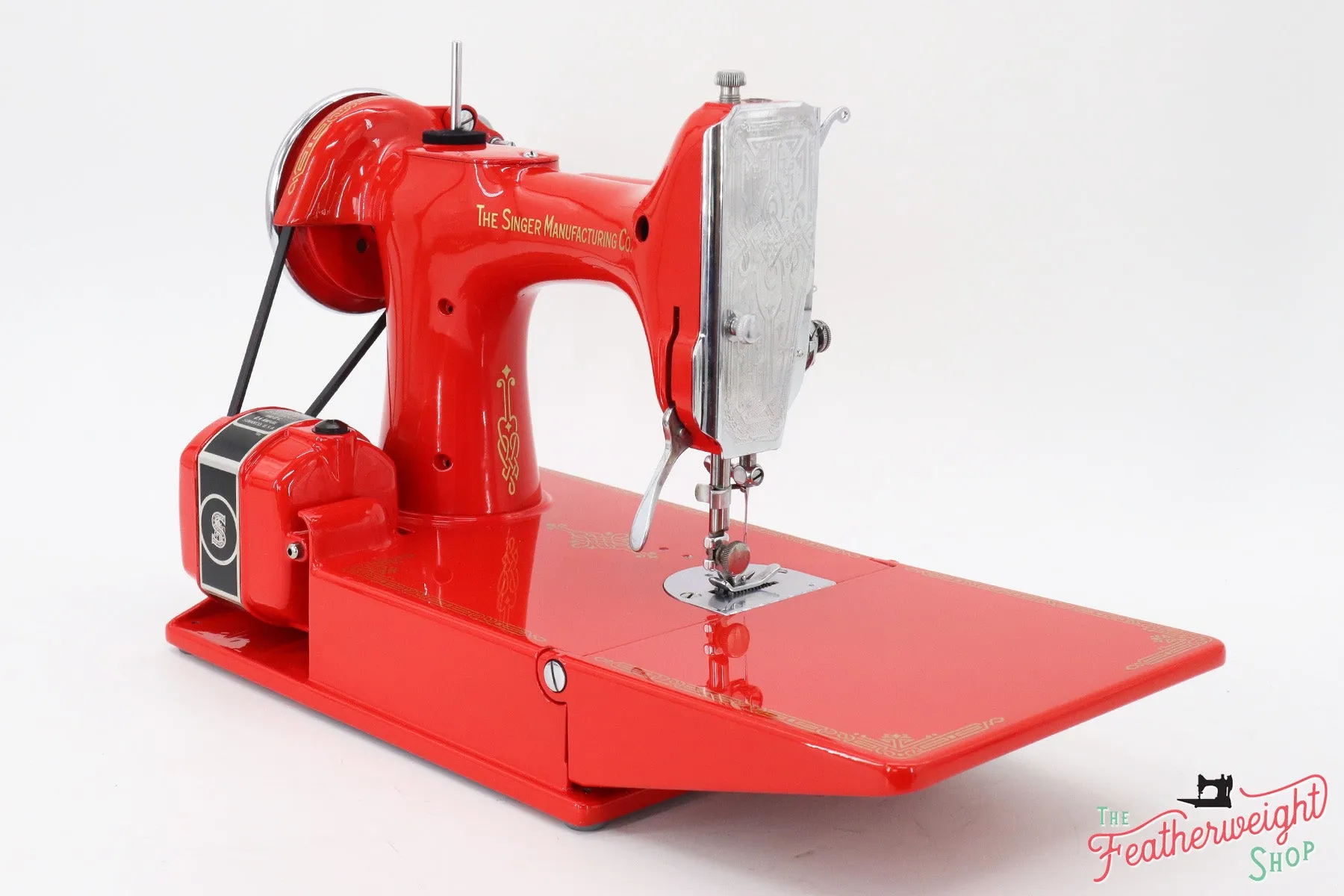 Singer Featherweight 221 Sewing Machine 1933 AD550*** - Fully Restored in Liberty Red