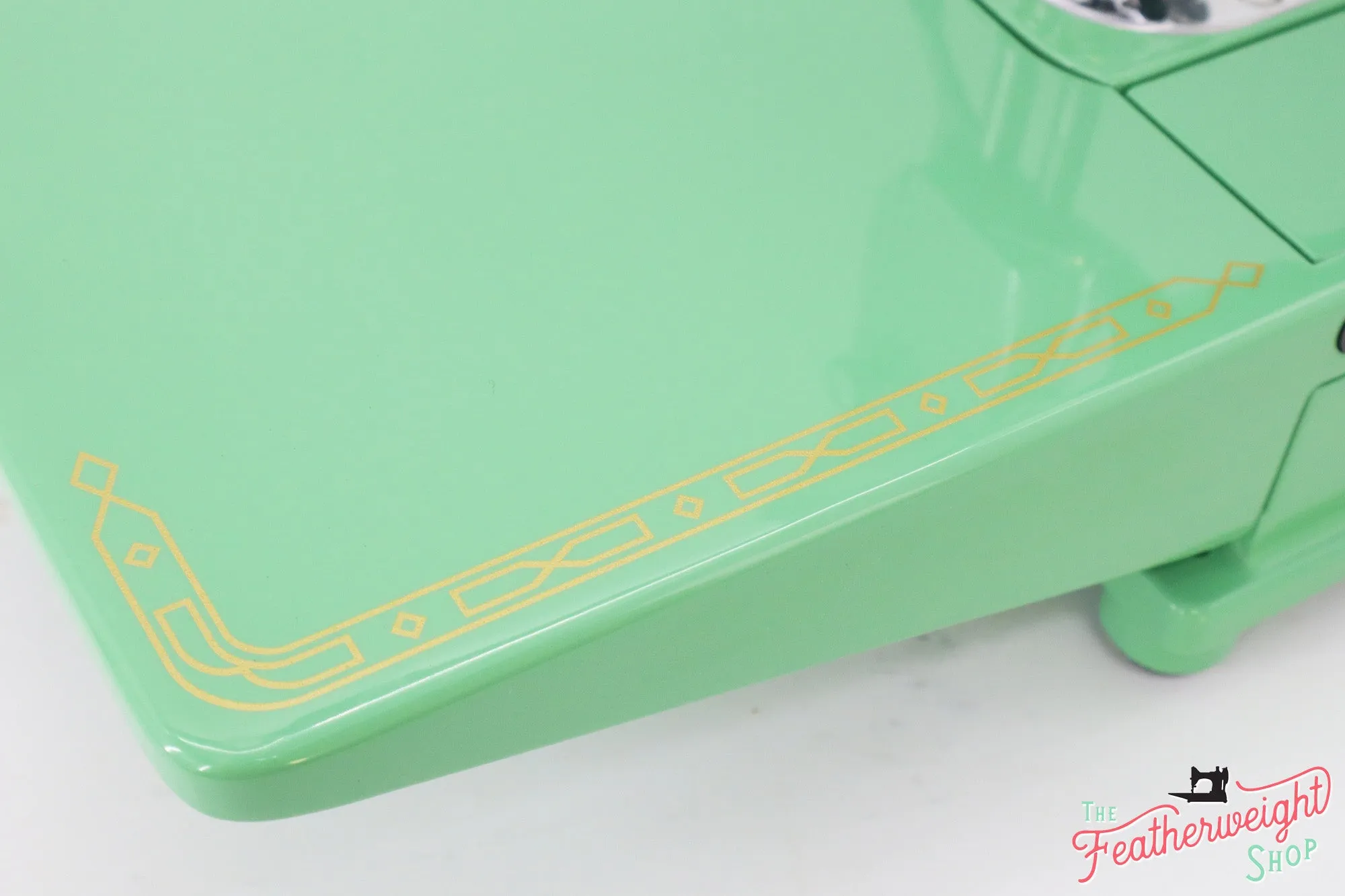 Singer Featherweight 222K Sewing Machine EK6348** - Fully Restored in 'Jadeite Milky Green'