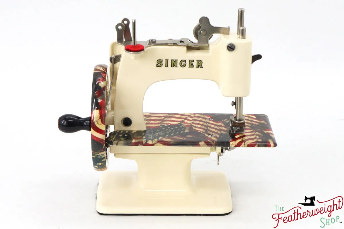 Singer Sewhandy Model 20 - Fully Restored in Sugar Cookie and American Flag - July 2024