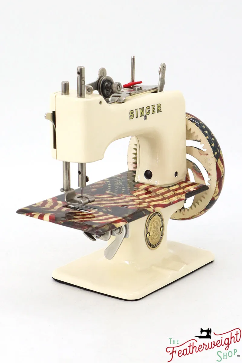 Singer Sewhandy Model 20 - Fully Restored in Sugar Cookie and American Flag - July 2024